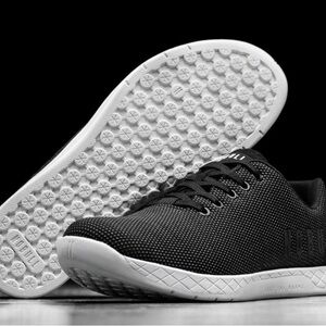 Nobull Women’s trainers sz. 8.5